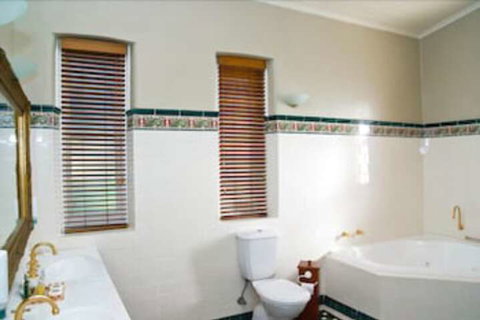 Hermitage Hill Country Retreat & Function Centre - Accommodation Bookings 7