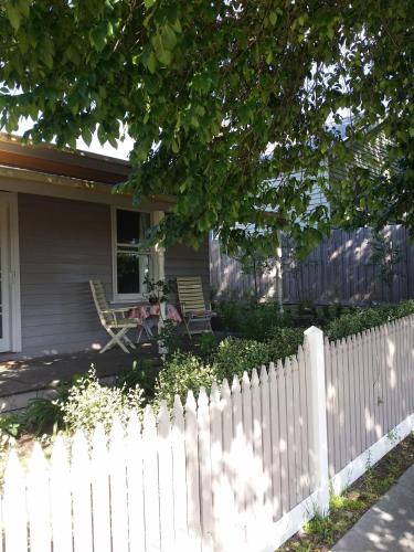 Cream Cottage - Accommodation Bookings 1