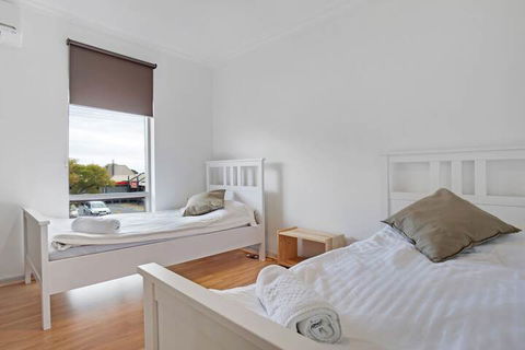 Adelaide Holiday Homes - Accommodation Bookings 1