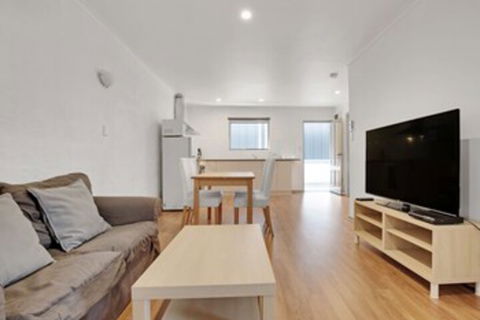 Adelaide Holiday Homes - Accommodation Bookings 0