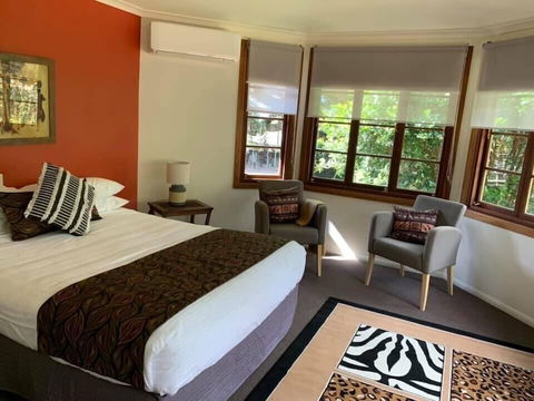 The African Village - Accommodation Bookings 1