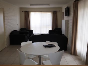 Jacaranda Motel & Holiday Units - Accommodation Bookings 5