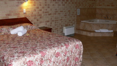 Spring Bay Villas - Accommodation Bookings 2