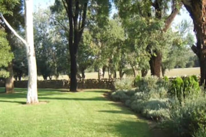 Jugiong NSW Accommodation Bookings