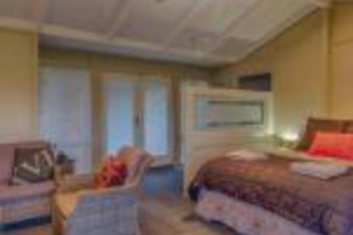 Stratham WA Accommodation Bookings