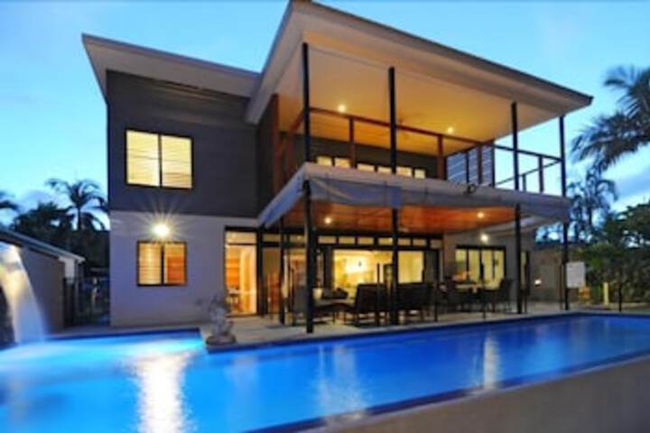 Bramston Beach QLD Accommodation Bookings