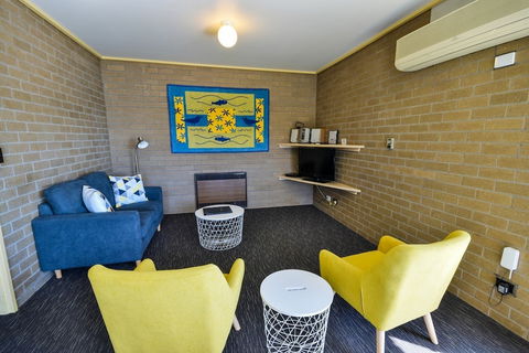 Emmanuel Holiday Apartments - Accommodation Bookings 6