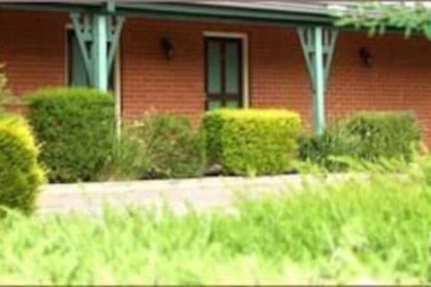 Young Federation Motor Inn - Accommodation Bookings 7