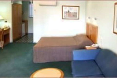 Young Federation Motor Inn - Accommodation Bookings 4