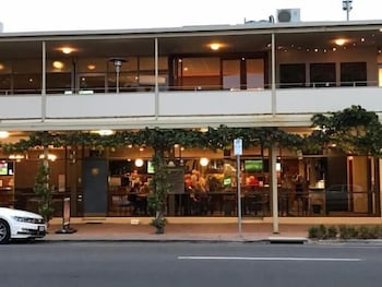 Bay Motel Hotel - Accommodation Bookings 3