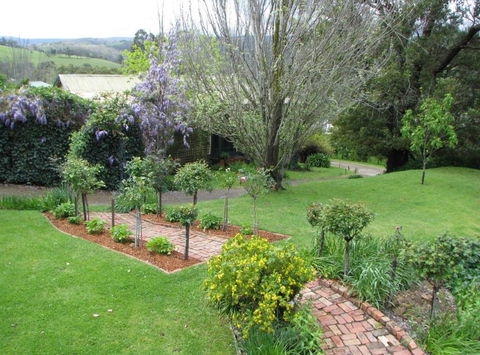 Leafield Cottages - Accommodation Bookings 6