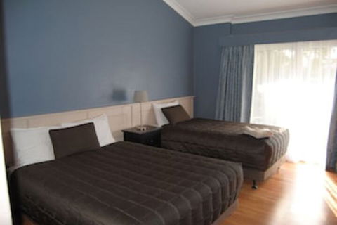 Airlie House Motor Inn - Accommodation Bookings 0