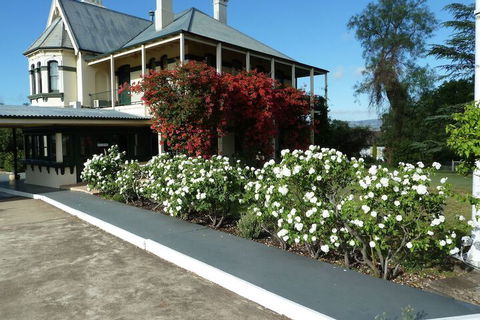 Airlie House Motor Inn - Accommodation Bookings 3