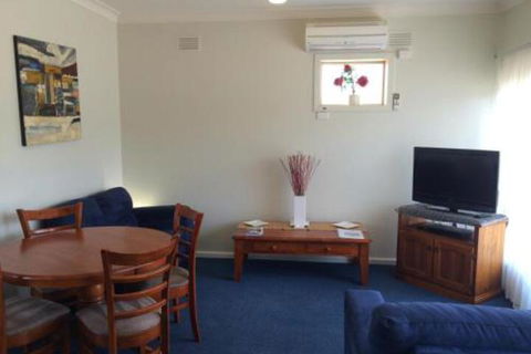 Abbey Apartments - Accommodation Bookings 4