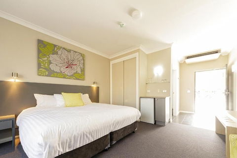 Cowra Services Club Motel - Accommodation Bookings 3
