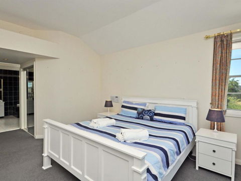 Beggars Bridge Vineyard Homestead W / Pool + Wifi + Tennis + Vineyard - Accommodation Bookings 6