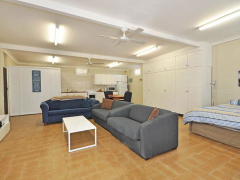 The Studio On The Lake At Fishing Point Lake Macquarie Honestly Put The Line In & Catch Fish - Accommodation Bookings 1