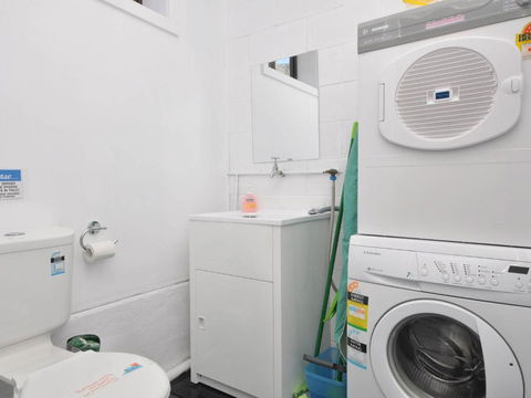 The Studio On The Lake At Fishing Point Lake Macquarie Honestly Put The Line In & Catch Fish - Accommodation Bookings 6