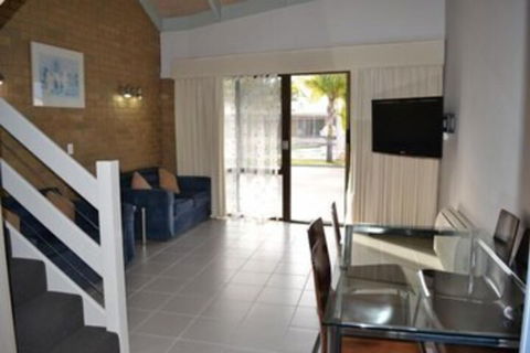 Lake Edge Resort - Accommodation Bookings 7