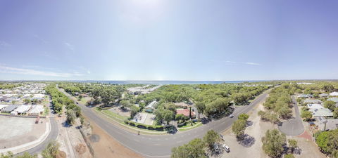 Amblin Holiday Park - Accommodation Bookings 0