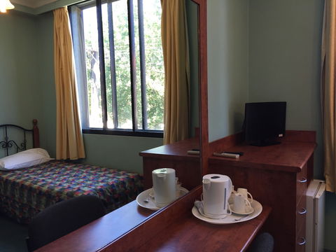 Harp Hotel - Accommodation Bookings 0