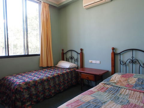 Harp Hotel - Accommodation Bookings 1