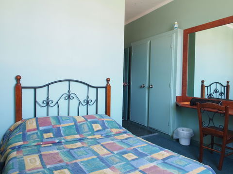 Harp Hotel - Accommodation Bookings 3