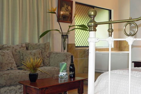 Airlie Waterfront Bed & Breakfast - Accommodation Bookings 6