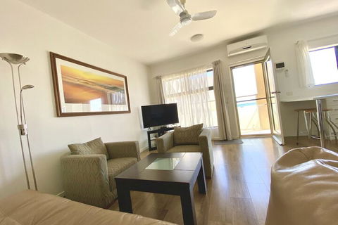Atlantic West Beach Apartments - Accommodation Bookings 6