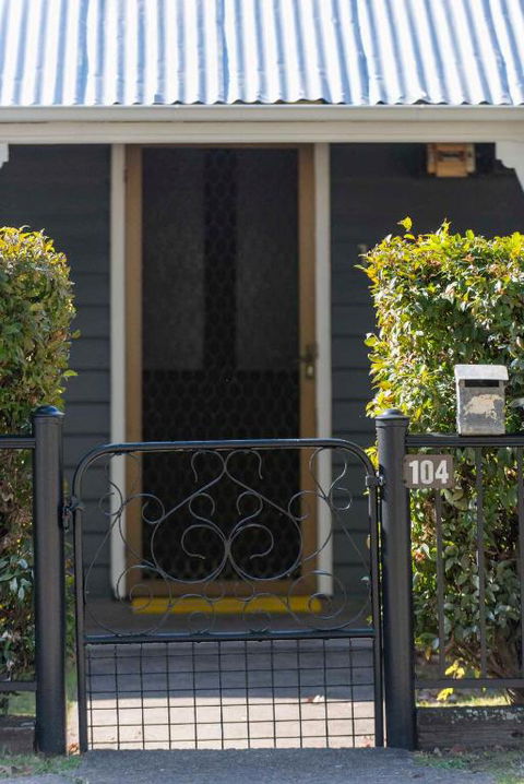 The Grey House - Accommodation Bookings 4
