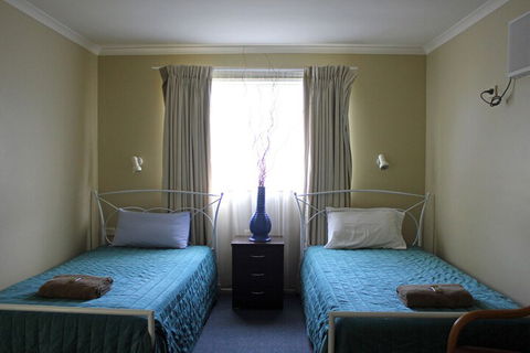 Australian Motor Homes Tourist Park - Accommodation Bookings 4