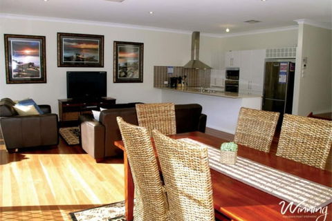 Two Beaches, 74B Blanch Street - Accommodation Bookings 6