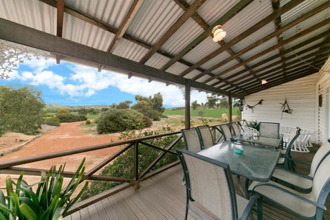 Hillside Country Retreat - Accommodation Bookings 6