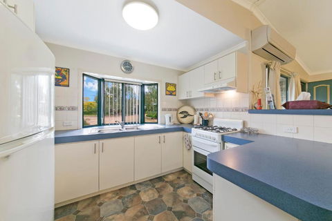 Hillside Country Retreat - Accommodation Bookings 4