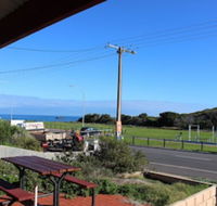 Bott's Beach Retreat