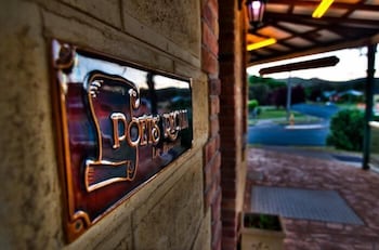 Poets Recall Motel - Accommodation Bookings 3