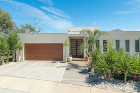 Currawong Close - Rejuvenate Stays - Accommodation Bookings 0