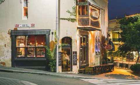 Eat Thai - Accommodation Bookings 3