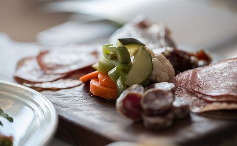 Q Dining - Accommodation Bookings 11