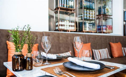 Q Dining - Accommodation Bookings 6