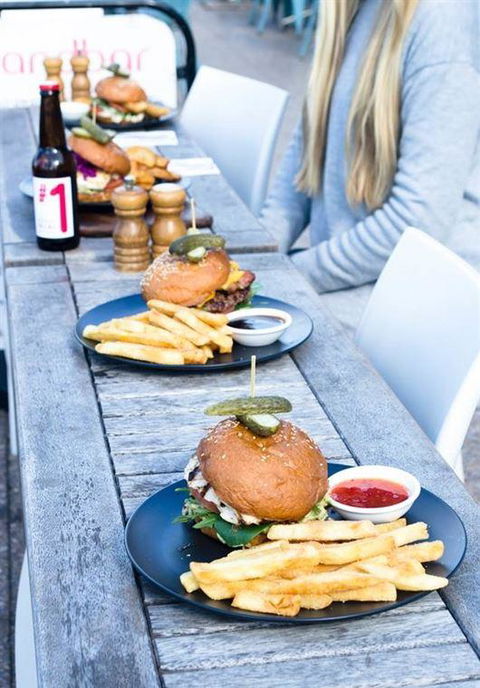 Sandbar - Accommodation Bookings 16