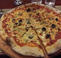 Benino's Pizza - Accommodation Bookings