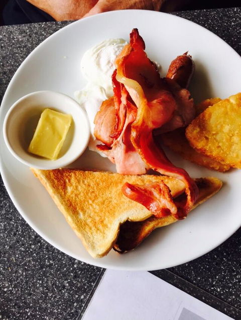 The Pool Cafe - Accommodation Bookings 6