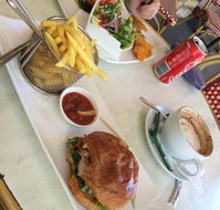 Supreme Bar and Restaurant - Accommodation Bookings