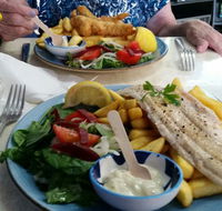 Blue Bee Cafe - Accommodation Bookings