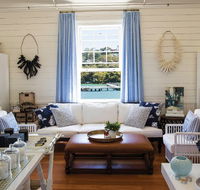 East Coast Lounge Chowder Bay - Accommodation Bookings