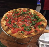 Fratelli's Wood Fired Pizza - Accommodation Bookings