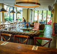 Simple  Irresistible Thai Restaurant - Accommodation Bookings