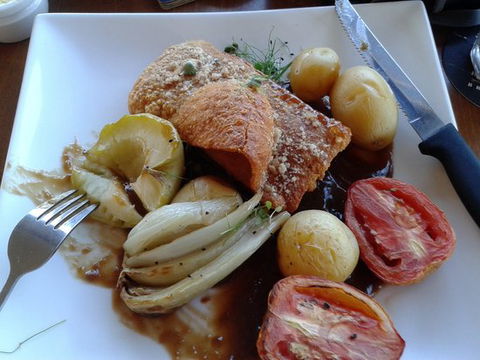 Swill 'N' Grill - Accommodation Bookings 0