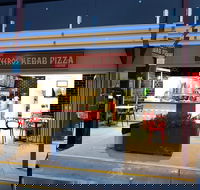 Yeeros Kebab Pizza